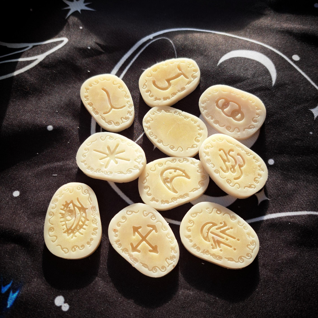 Golden Runes Wax Melts